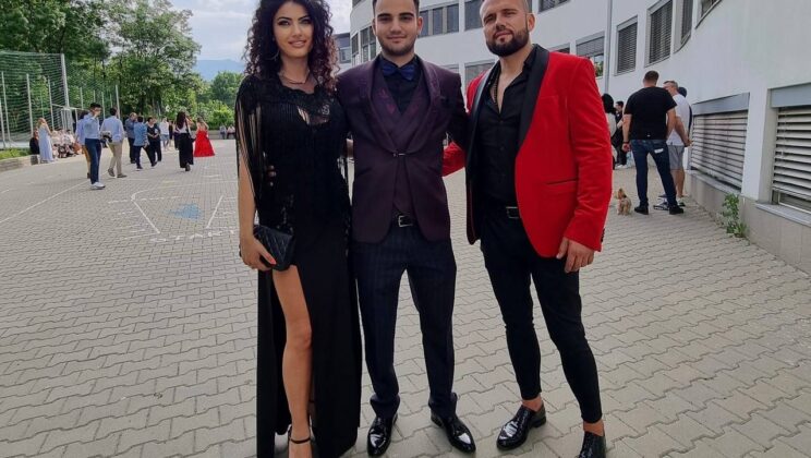 Синът на Мисис България Лидия Янева отвя всички с шикозно Ферари на бала си