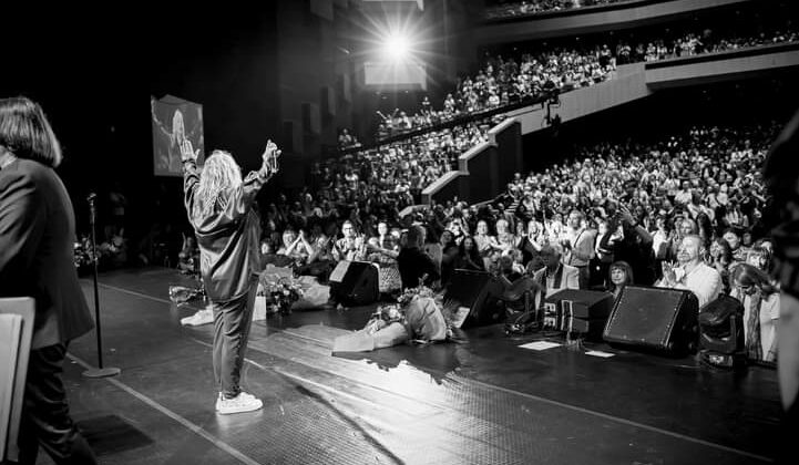 Концерт спектакъла „Обич“ на Тони Димитрова събра хиляди хора в НДК