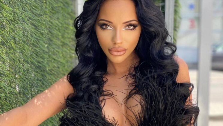 ИЗЛЕЗЕ ЛИ ОТ АНОНИМНОСТ ТАЙНИЯТ ОБОЖАТЕЛ НА ВАЯ? /ВИДЕО/