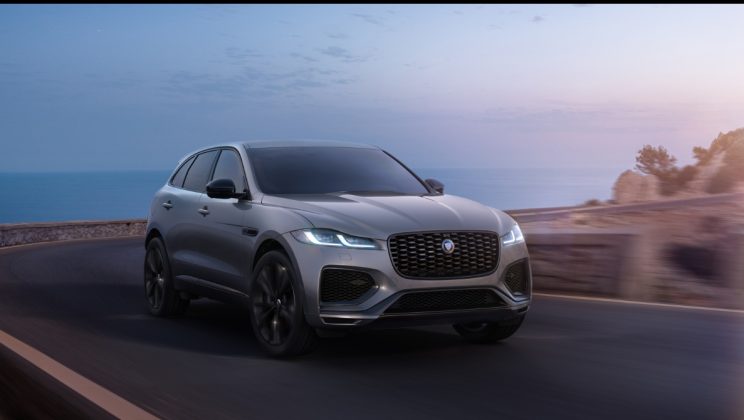 90-ТО ЮБИЛЕЙНО ИЗДАНИЕ НА F-PACE БЕЛЕЖИ ДЕВЕТ ДЕСЕТИЛЕТИЯ ИНОВАЦИИ НА JAGUAR