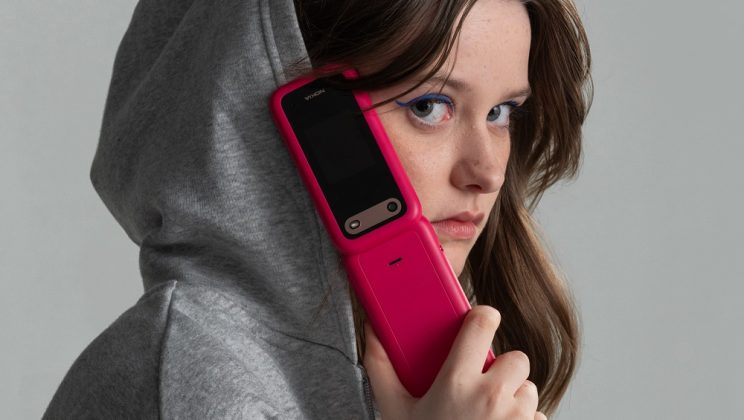 Смартфон лято: Родителите по цял свят смятат, че дългото стоене на детето пред екрана е източник на големи спорове, две трети се тревожат за използването на смартфон през ваканцията