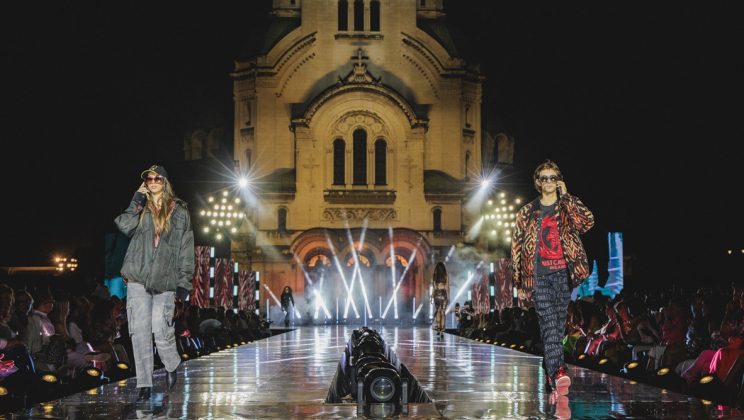 Шефът на „Roberto Cavalli“ посети София за ексклузивното модно шоу на Samsung България и Just Cavalli