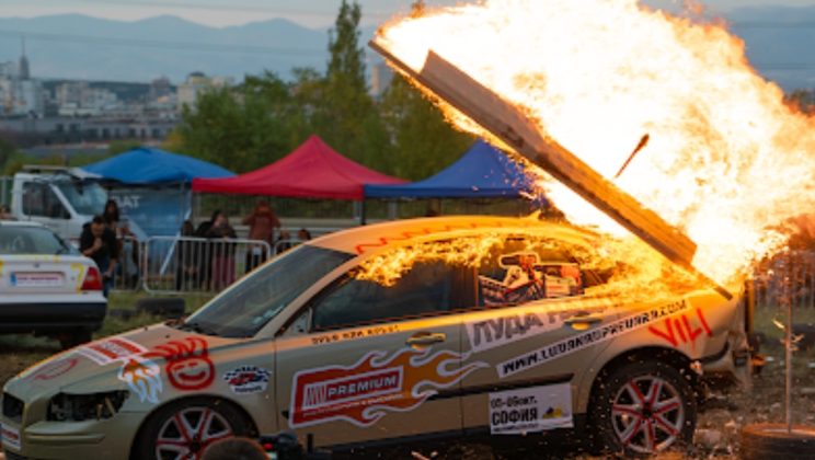 Премина първия ден от финалното събитие за този сезон  на Театъра на Разрушението „Луда Надпревара