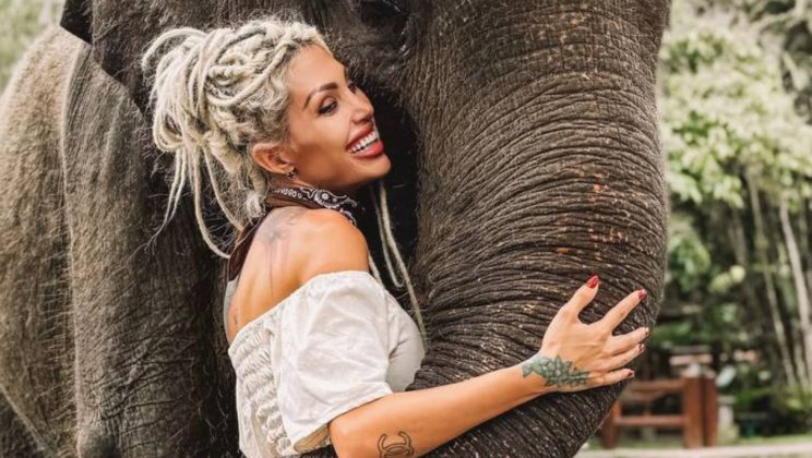 Сравняват Джулиана Гани с Анджелина Джоли на о. Бали