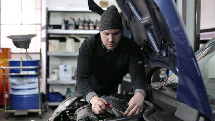 Смяна на развален двигател