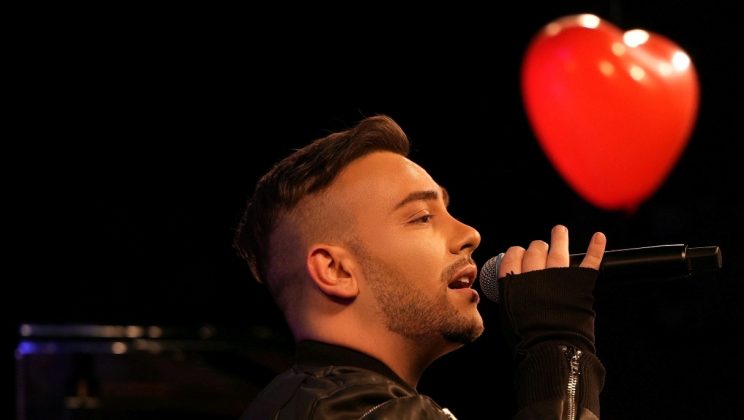 Валентин Велчев събра естрада и фолк на бляскав концерт