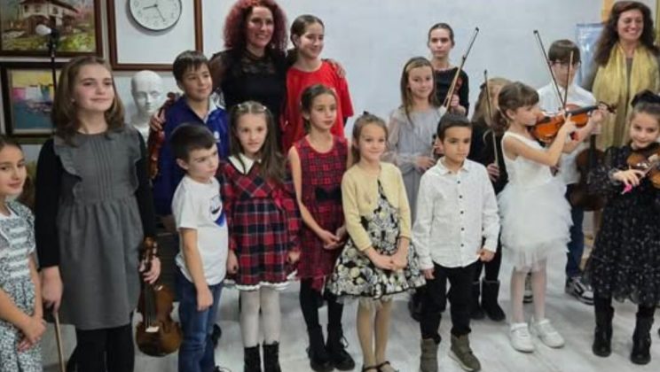 Световни музиканти преподават в столичния „Център за развитие на музикални способности“ в кв. Младост 3