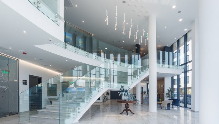 Baby Brown отсяда в един от най-новите луксозни хотели в София – Blue Star Luxury Hotel