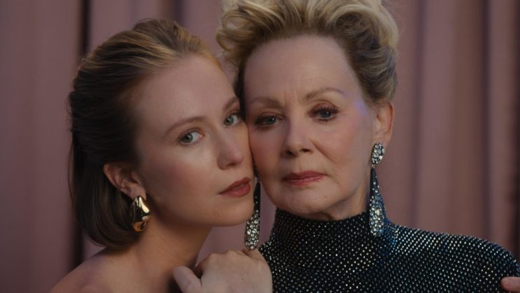 Max подновява отличения с Еми® комедиен сериал „Хитринки“ за пети сезон