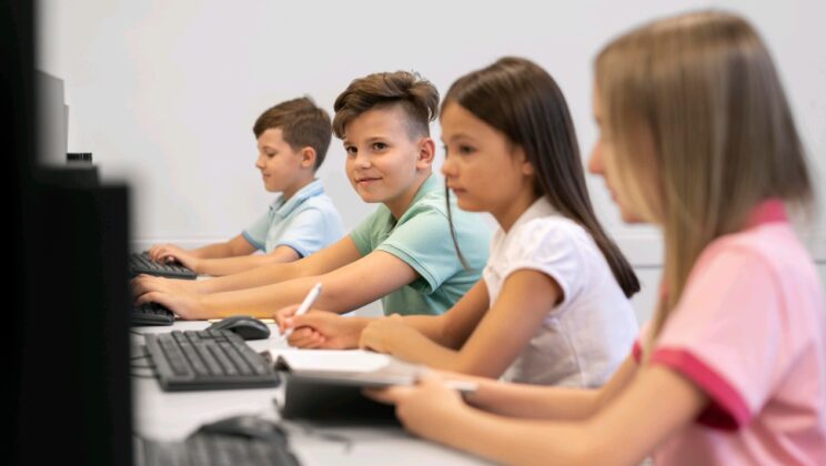 Близо 1000&nbsp; ученици и преподаватели се включиха в открит урок по онлайн безопасност