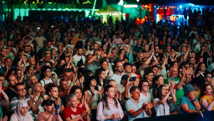 Финал с бурни овации и ритми: Gipsy Kings разтърсиха „Франкофоли“ 2025