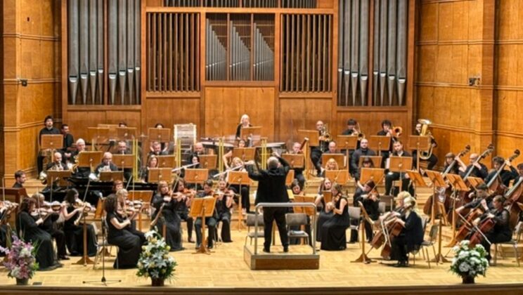 Симфониета Шумен с отличие „Златна лира“