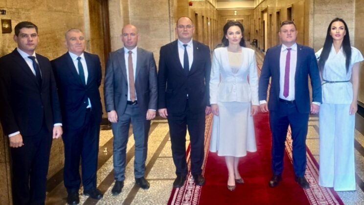 Лидерът на партия „Moldova Mare“ Виктория Фортуна и Оксана Желяпова се обявиха срещу събарянето на паметници в България