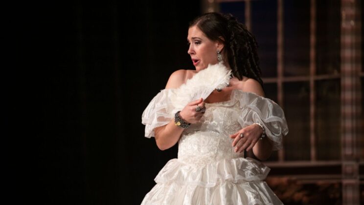 Опера в Летния театър: Любимата ученичка на Райна Кабаиванска като Виолета в „Травиата“