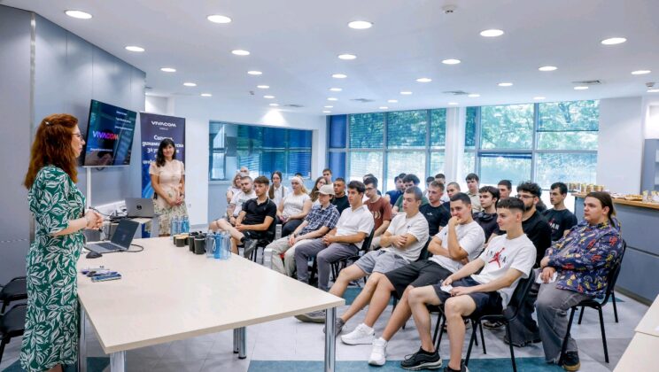 Vivacom стартира шестото издание на Практикантската програма с нова възможност за обучение в магазинната мрежа