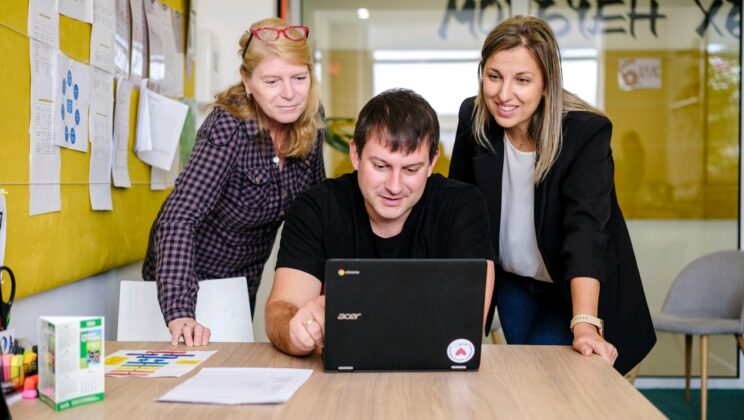 Академия за дигитални умения подпомогна и вдъхнови над 600 учители да преподават по-осъзнато и креативно