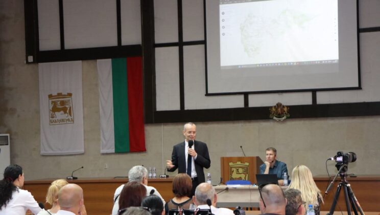 Кметът Методи Байкушев предлага разширяване на групите в детските градини с цел осигуряване на прием за всички деца