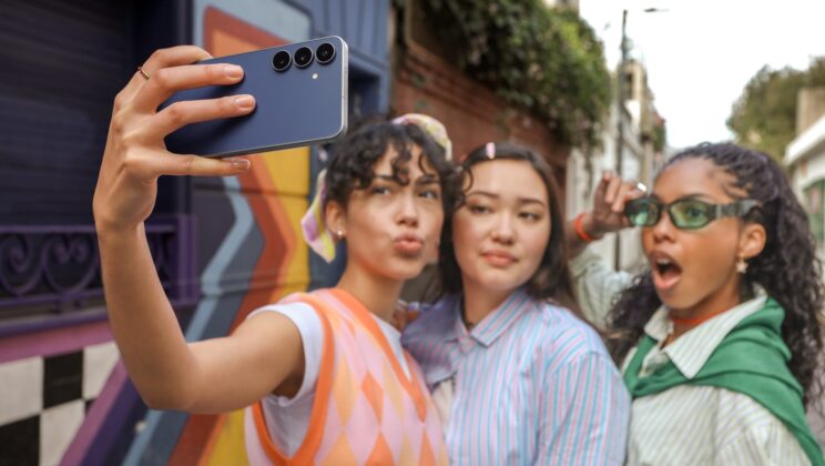 Запознай се със Samsung Galaxy S25 FE: портал към Galaxy AI и уникалните функции на един истински флагман