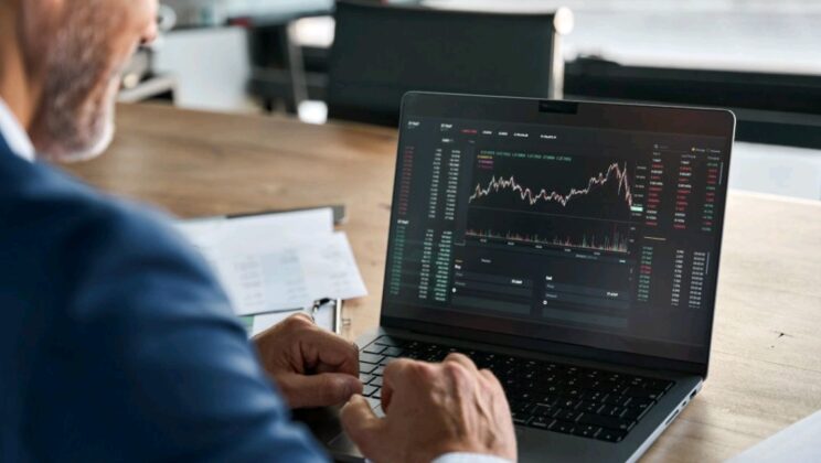 Инфлацията срещу инвестициите: Защо българските инвеститори се обръщат към световните пазари