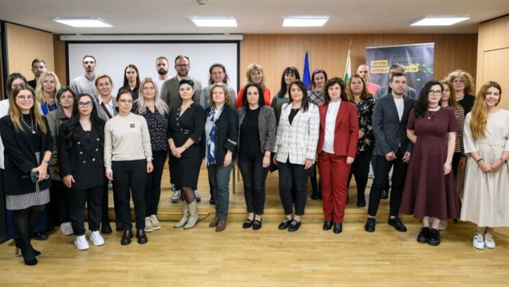 Учители от ПГСС „Царица Йоанна“ се обучаваха в Дома на Европа