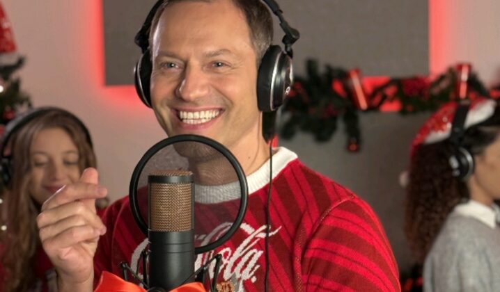 Празниците идват и Кока-Кола освежава магията на Коледа с ново звучене и гласа на Орлин Павлов
