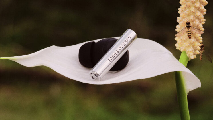 ЗВУКЪТ НА БЪДЕЩЕТО:﻿BANG & OLUFSEN СЪЗДАДЕ BEO GRACE, ЕСЕНЦИЯТА НА ЦЯЛ ВЕК ДИЗАЙН, ВЪПЛАТЕНА В ЕЛЕГАНТНИ БЕЗЖИЧНИ СЛУШАЛКИ