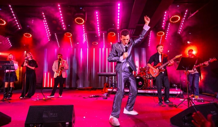 Антон Котас завършва „Кафене Виена“ на границата между Северна и Южна Корея