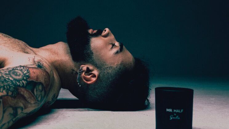 Когато ароматът разказва история: новата серия свещи на Half Magazine