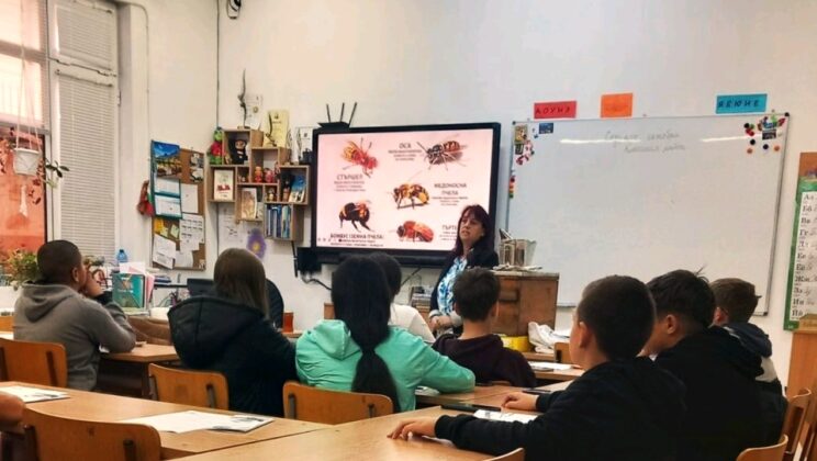 УНИКАЛЕН ЗА БЪЛГАРИЯ ОБРАЗОВАТЕЛЕН ПРОЕКТ УЧИ ДЕЦАТА ЗА РОЛЯТА НА ПЧЕЛИТЕ В ЕКОСИСТЕМАТА