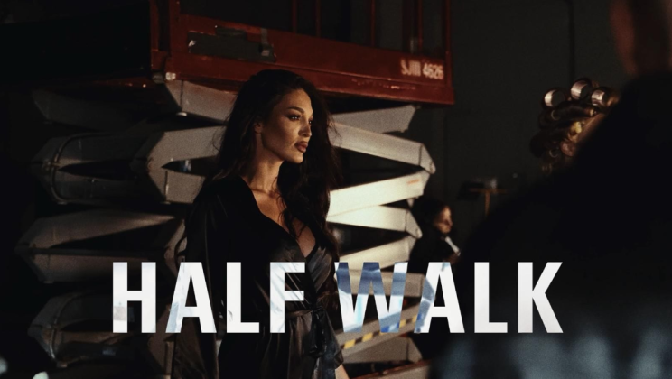 Месец преди датата HALF WALK вече е напълно разпродаден