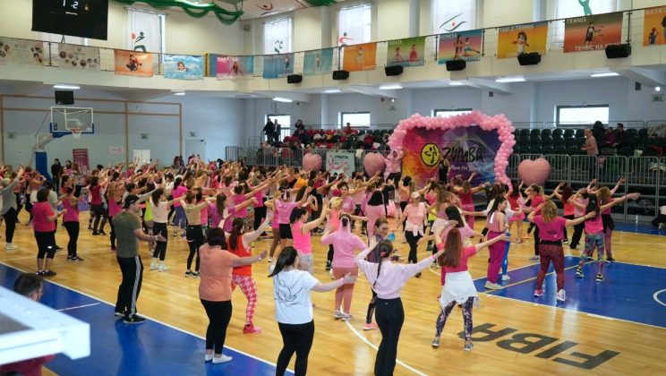 Над 1000 души от цяла България танцуваха с кауза на Party in Pink™ Zumbathon® 2026