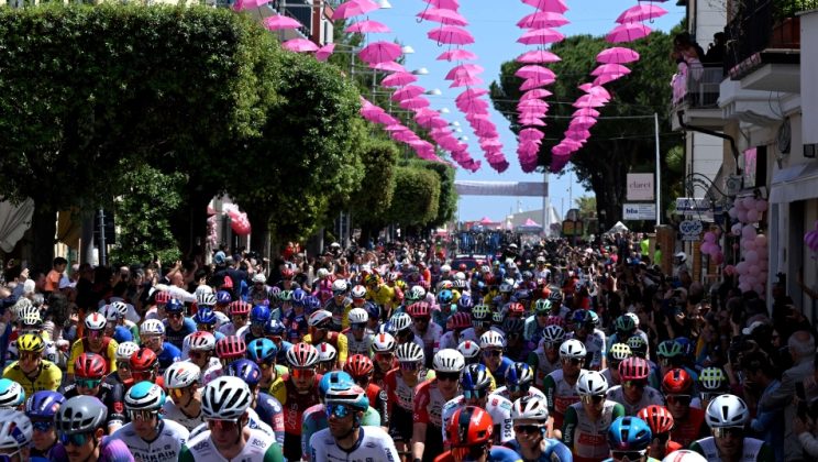 Предаването на живо на Giro d’Italia ще бъде по Eurosport 1 с повторения по Eurosport 2, а всяка минута от трасето ще бъде достъпна за стрийминг в HBO Max