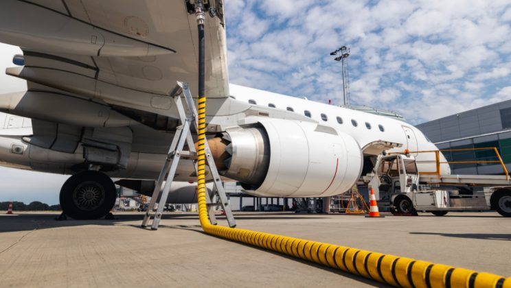 Авиокомпаниите след скока на цените на петрола